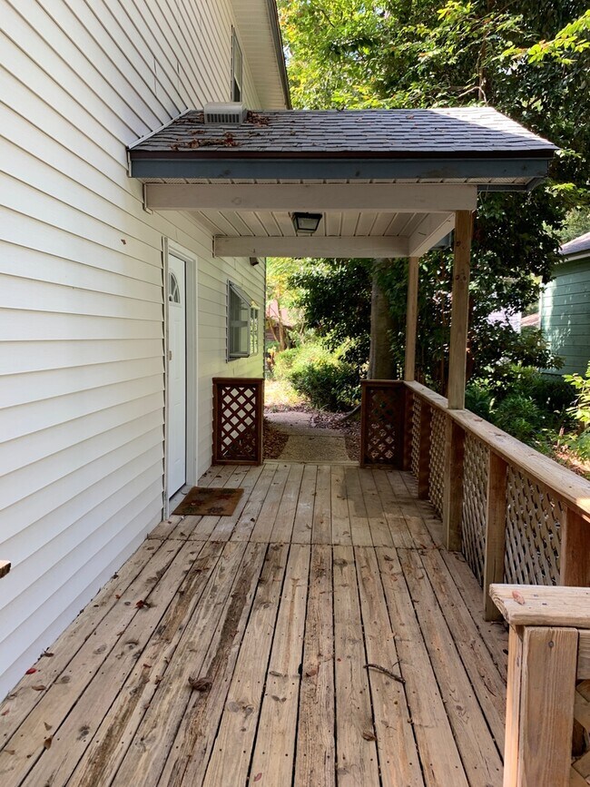Building Photo - 3/2.5 Near Downtown Available July 25, 2026~ See appt instructions in txt