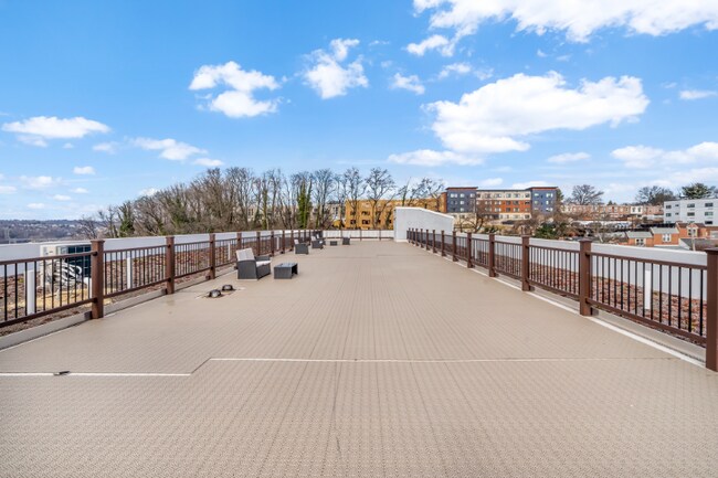 Foto del edificio - 5312 Ridge Ave