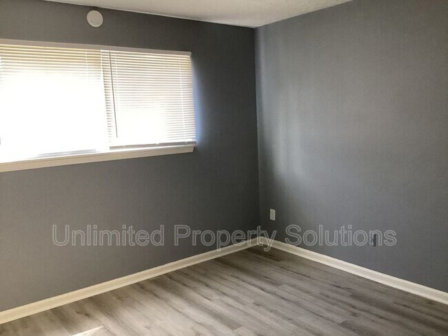 Building Photo - 205 Sunn Aire Ct