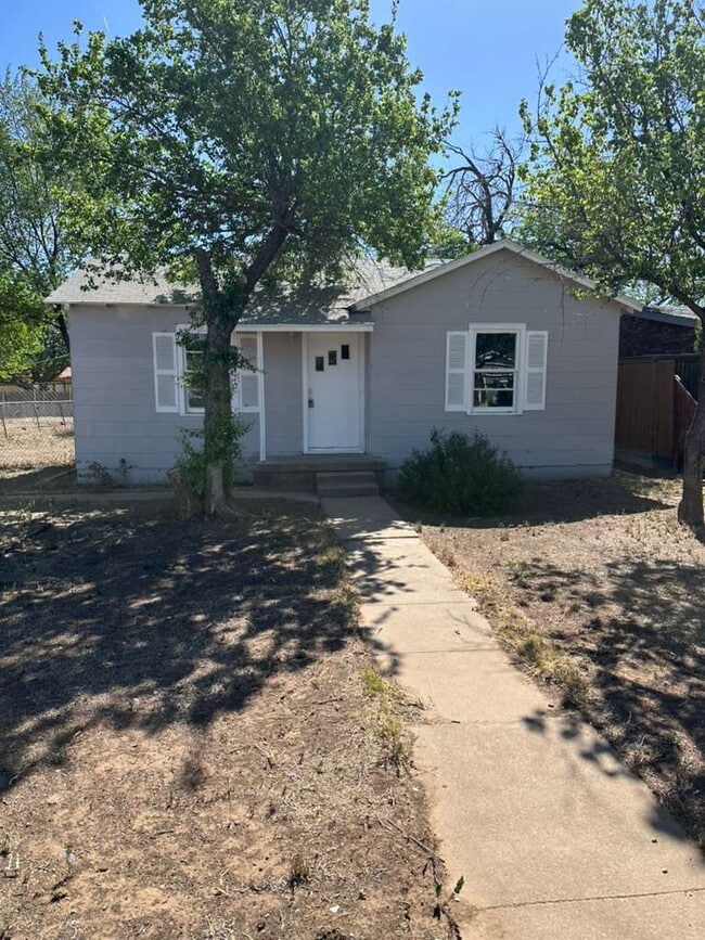 Building Photo - 1021 Pryor St