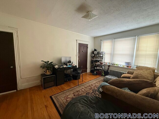 Foto del edificio - 349 Pleasant St