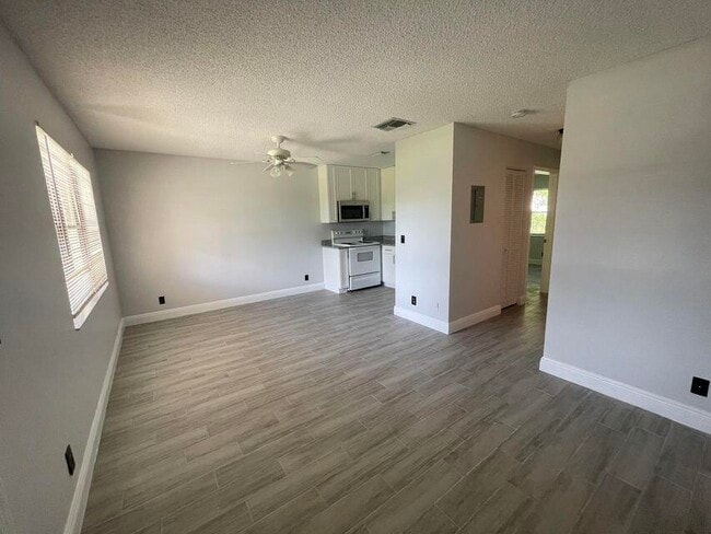 Building Photo - 4953 Freedom Cir