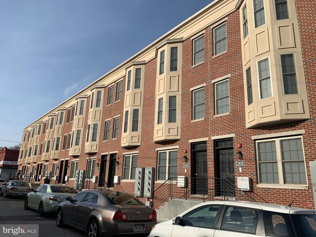 Building Photo - 1641 W Venango St