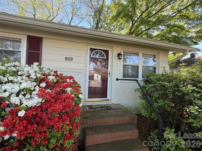 Foto del edificio - 910 Edgemont Ave