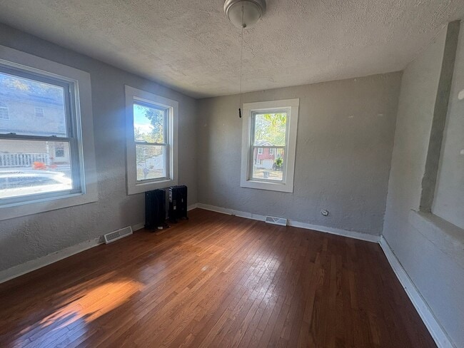 Building Photo - 465 Tampa St