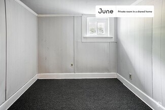 Building Photo - Private bedroom in 6 bed/3 bath Home