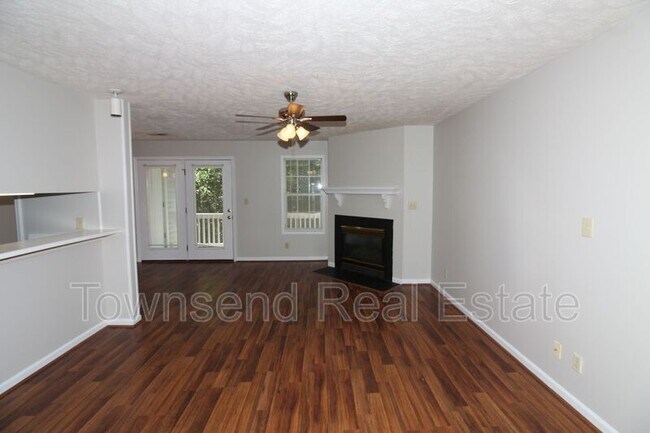 Building Photo - 301 Warton Ln