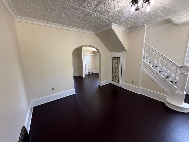 Foto del edificio - 411 W Sullivan St