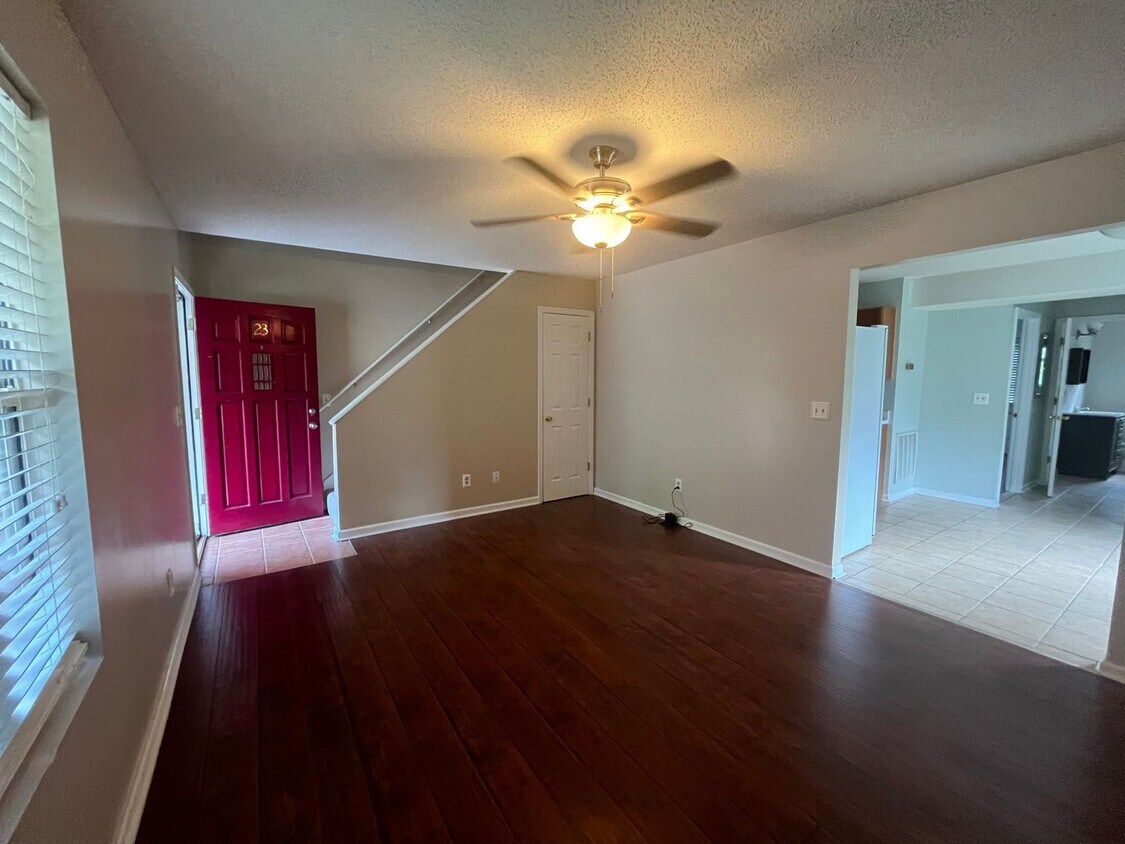 Primary Photo - 3 Bedrooms, 2 Bathrooms - Townhome in Rome!