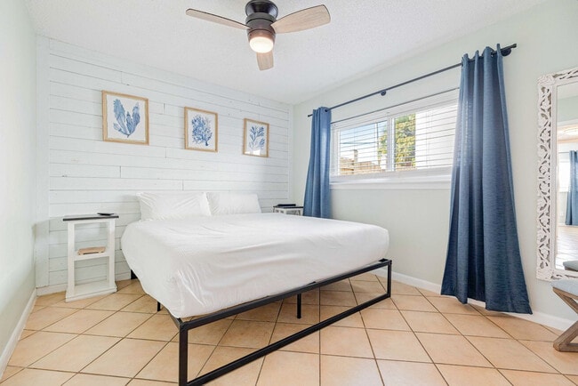 Building Photo - 306 Barracuda Ave