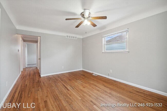 Building Photo - 3 br, 1 bath House - 1839 Warwick