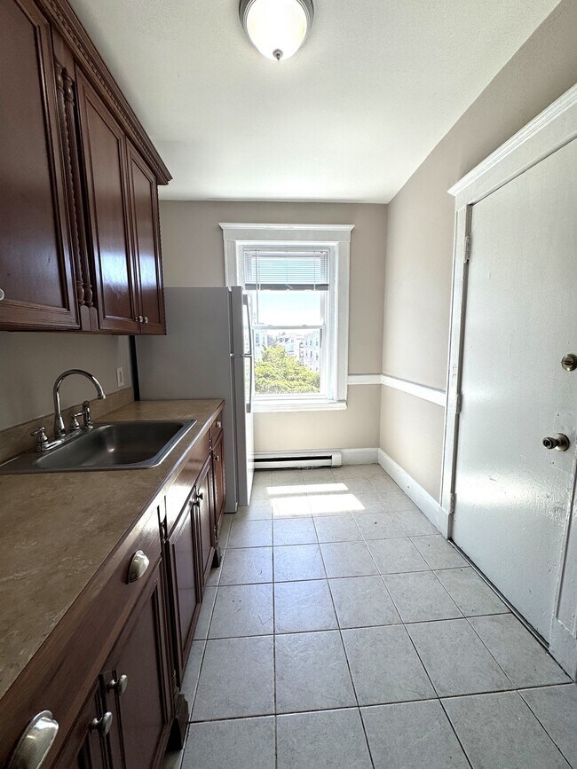 Building Photo - 15 Huss Ct