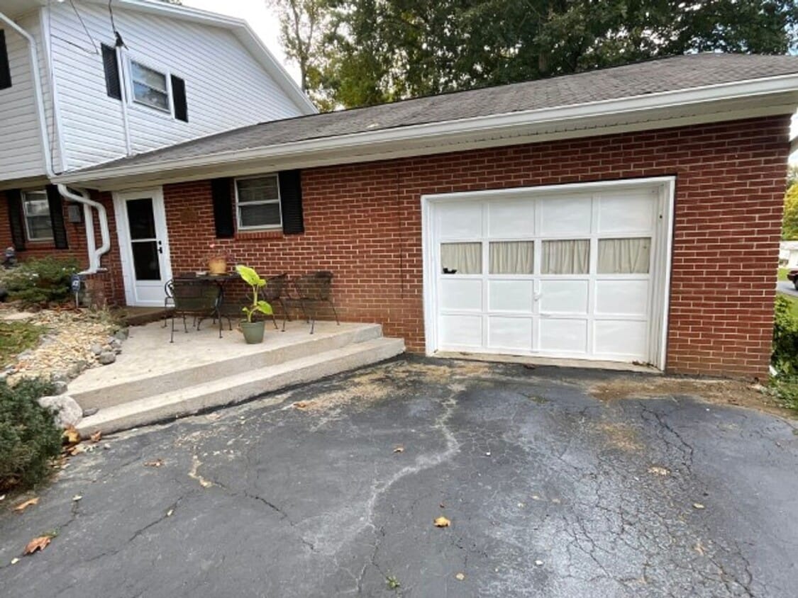 2465 Wayman St, Morristown, TN 37814 House Rental in Morristown, TN