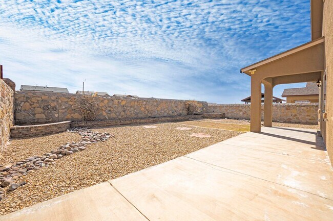 Building Photo - 7508 Wolf Creek Dr