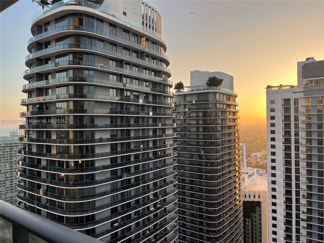 Building Photo - 801 S Miami Ave