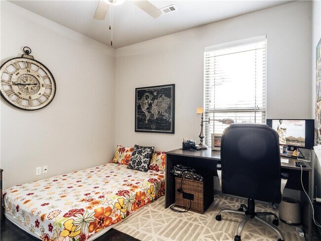 Building Photo - 130 Cisterna Dr