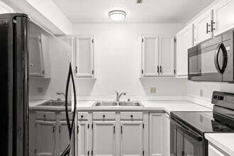 Building Photo - 607 Avenue F