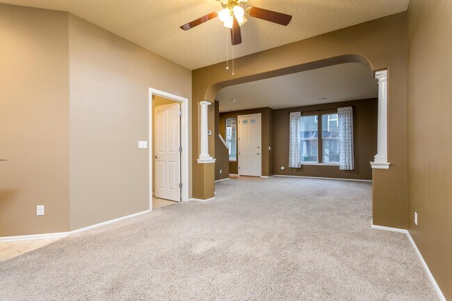 Livingroom/Diningroom - 11646 SW Willet Ter