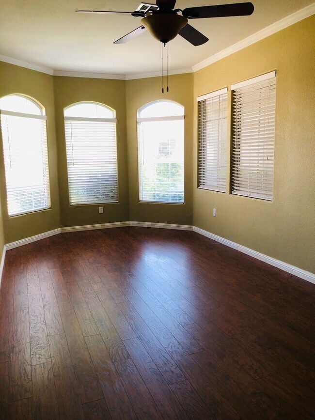Building Photo - *WONDERFUL SINGLE STORY HOME IN GREEN VALLEY RANCH GATED COMMUNITY!!**