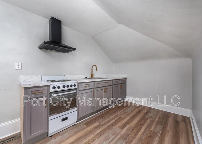 Building Photo - 4013 W Forest Park Ave