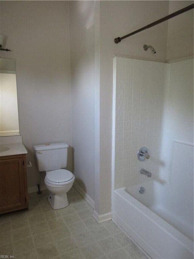 Foto del edificio - Call Sabrina Thomas Office at 757-767-0767 for more information