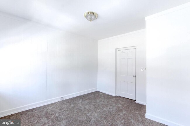 Building Photo - 505 Albemarle St