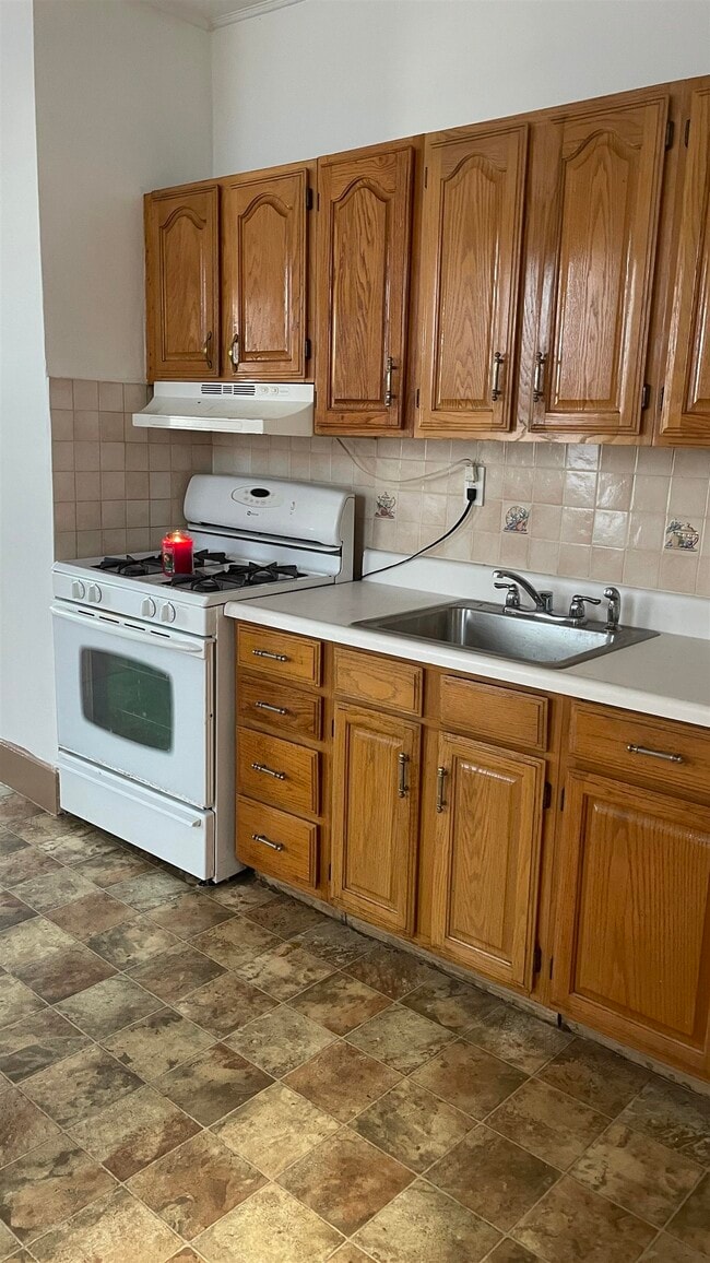 Foto del edificio - 135 W 24TH St