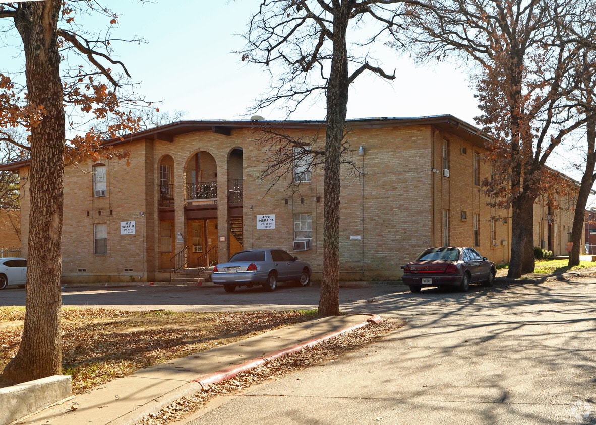 Primary Photo - Ederville Apartments