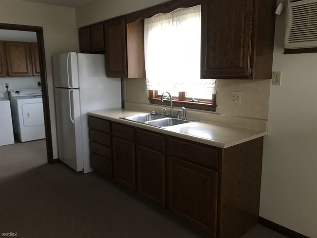Building Photo - 1 br, 1 bath  - 109 Willow St 109 Willow