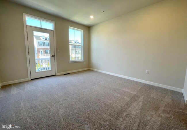 Building Photo - 4736 Franklin Cir