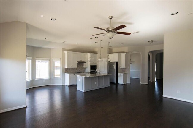 Foto del edificio - 27919 Twin Knolls Ln