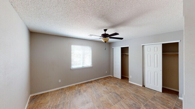 Building Photo - 14336 Desert Sage Dr
