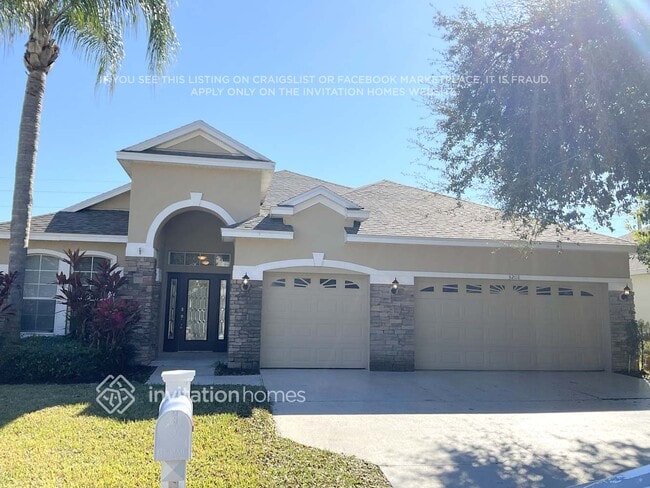 Building Photo - 3208 43rd Ave E