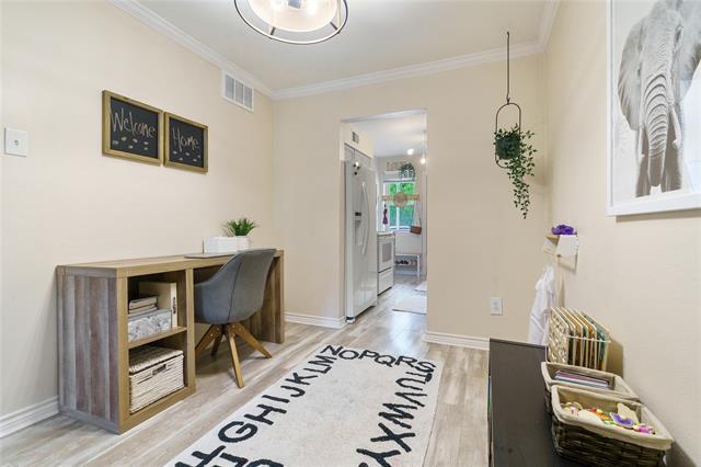 Foto del edificio - 7707 Meadow Park Dr