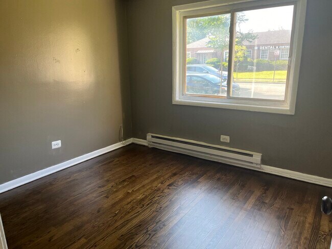 Foto del edificio - A 2 bedroom unit in Chicago