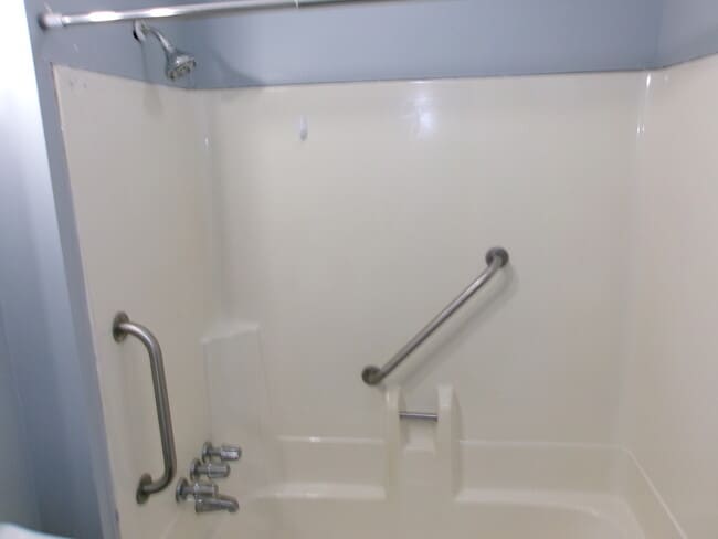 Building Photo - 204 N Warren St