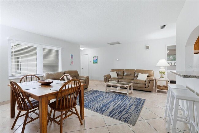 Building Photo - 6309 Flamingo Dr