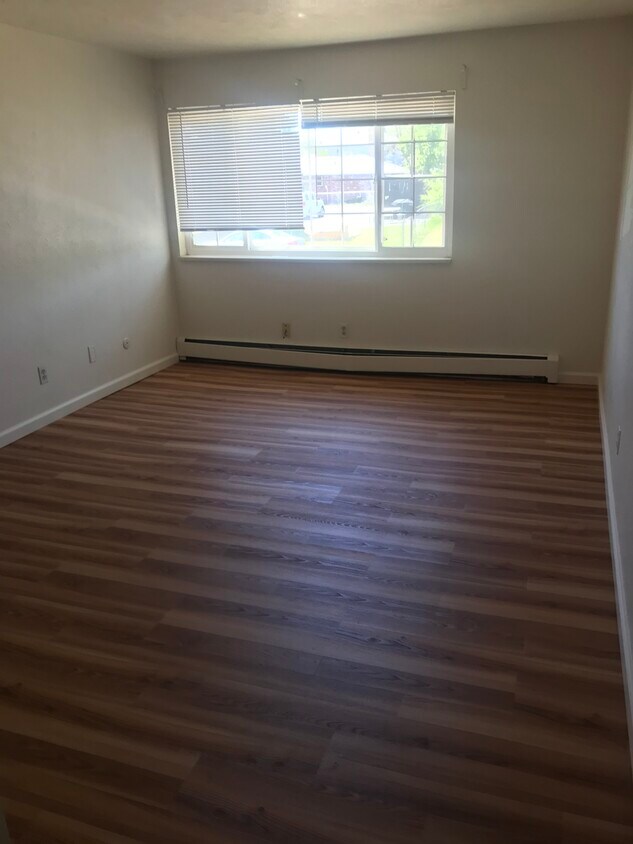 Living Room - 5175 Santa Clara Plz