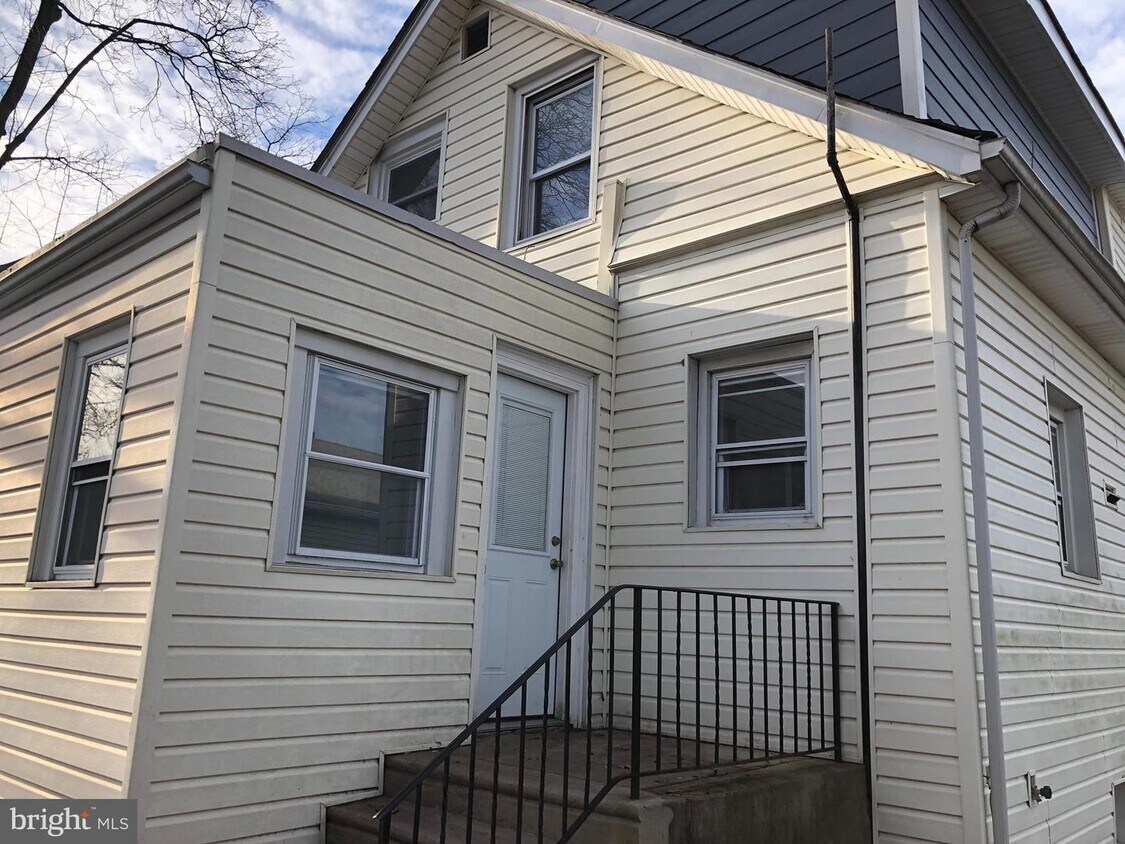 2610 Academy Ave, Holmes, PA 19043 House for Rent in Holmes, PA