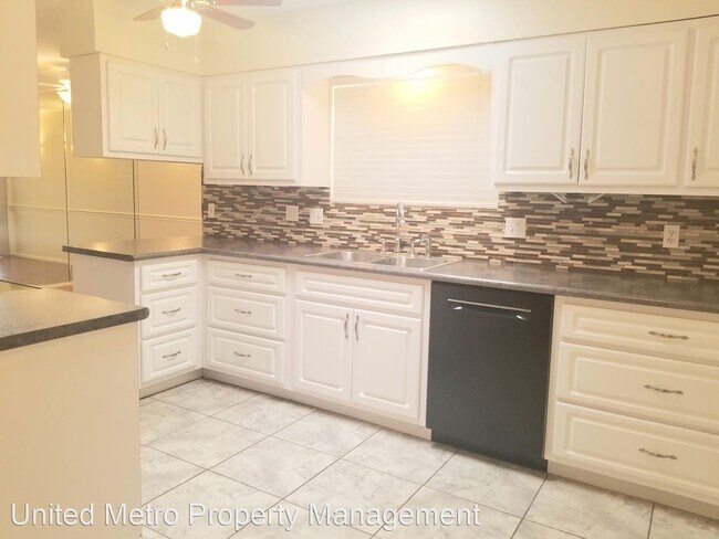 Foto del edificio - 4 br, 3 bath House - 10847 N 108th Dr