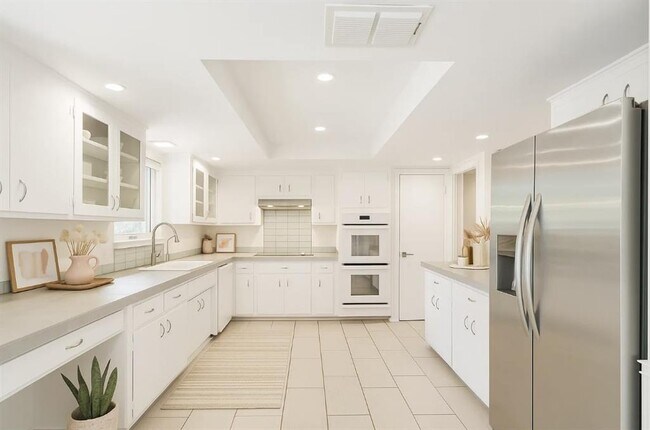 Building Photo - 2505 Comburg Castle Way