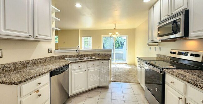 Foto del edificio - 10030 Holly Dr