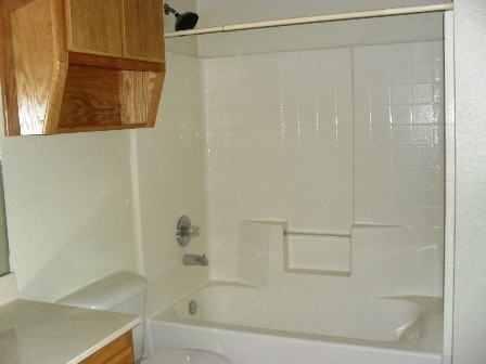 Building Photo - 305 Janelle Dr