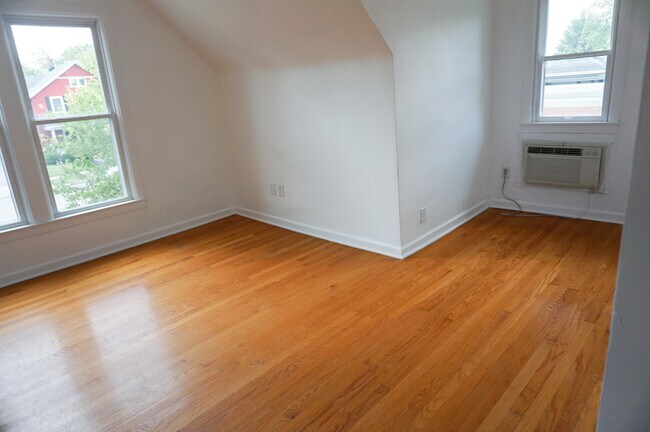 Foto del edificio - 6121 N College Ave