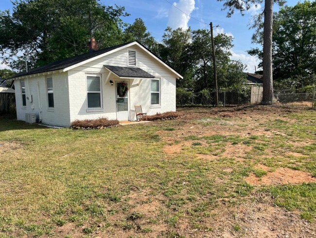 Building Photo - Charming Fully Furnished 1 Bedroom Cottage in Downtown Augusta – All Utilities Included!