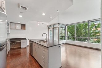 Building Photo - 2033 2nd Ave