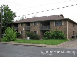 Building Photo - 611 W Washington St