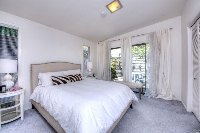 Bedroom - 1735 Bridgeway