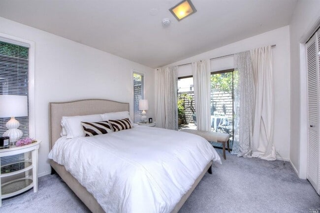 Bedroom - 1735 Bridgeway