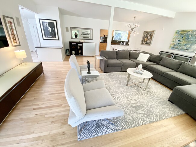 Foto del edificio - 921 Arden Ln